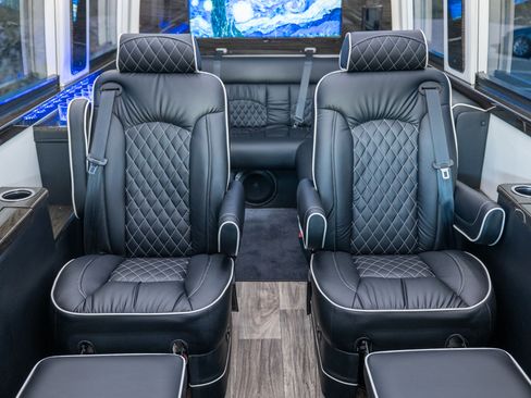 Used 2023 Mercedes-Benz Sprinter 3500 image 6