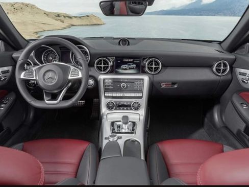 Used 2018 Mercedes-Benz SLC 300 image 5