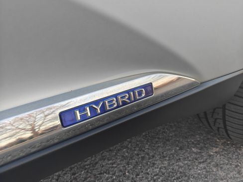 Used 2011 Lexus RX 450h AWD w/ Premium Pkg image 20