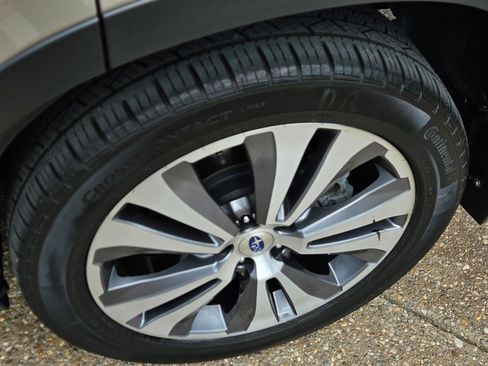 Used 2019 Subaru Ascent Limited w/ Popular Package #2 image 12