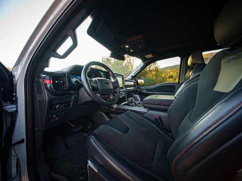 Used 2025 Ford F150 Raptor w/ Equipment Group 803A Raptor R AWD/4WD image 6