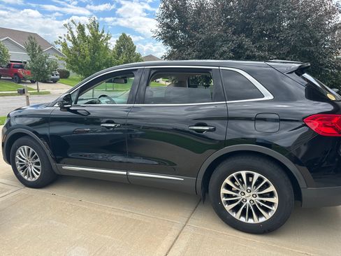 Used 2018 Lincoln MKX Select w/ Select Plus Package AWD/4WD image 4