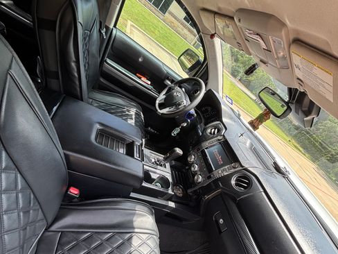 Used 2018 Toyota Tundra SR5 w/ SR5 Upgrade Package RWD image 12