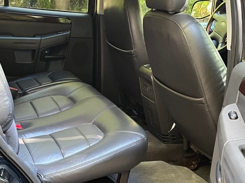 Used 2005 Ford Explorer Limited image 8