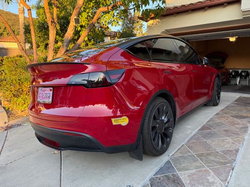 Used 2022 Tesla Model Y Performance image 5