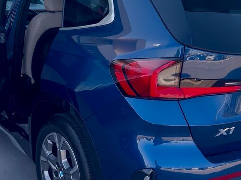 Used 2023 BMW X1 xDrive28i w/ Premium Package AWD/4WD image 5