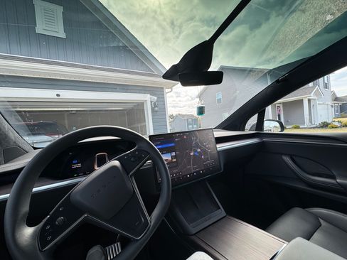 Used 2024 Tesla Model X image 13