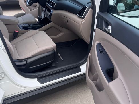 Used 2019 Hyundai Tucson Value AWD/4WD image 11