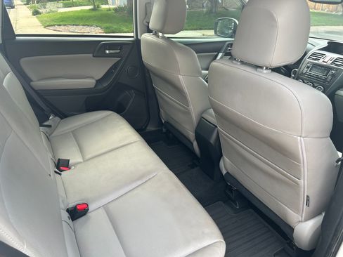 Used 2015 Subaru Forester 2.5i Touring AWD/4WD image 18