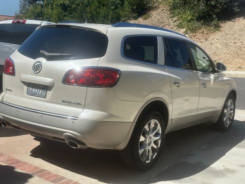 Used 2012 Buick Enclave Premium w/ LPO, Cargo Convenience Pkg FWD image 2