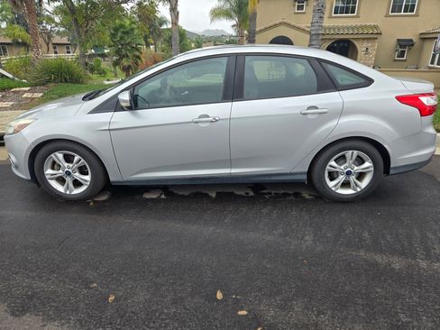Used 2014 Ford Focus SE image 1