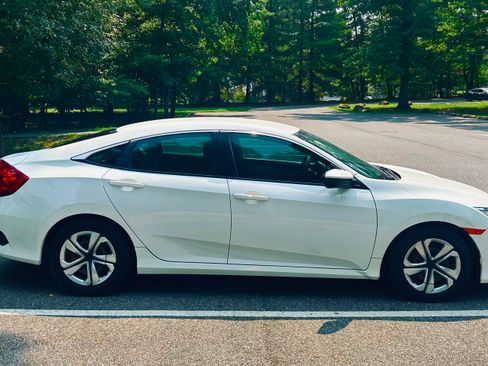 Used 2016 Honda Civic LX image 4