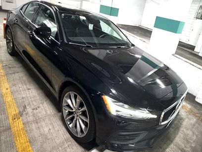 Used 2019 Volvo S60 T5 Momentum w/ Premium Package