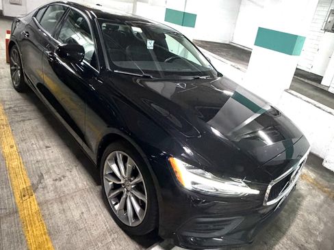 Used 2019 Volvo S60 T5 Momentum w/ Premium Package FWD image 1