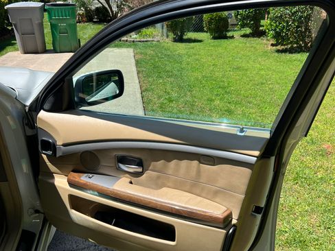 Used 2003 BMW 745i image 10