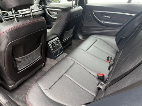 Used 2018 BMW 330i xDrive Sedan AWD/4WD image 4