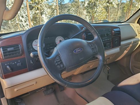 Used 2005 Ford F250 Lariat image 18
