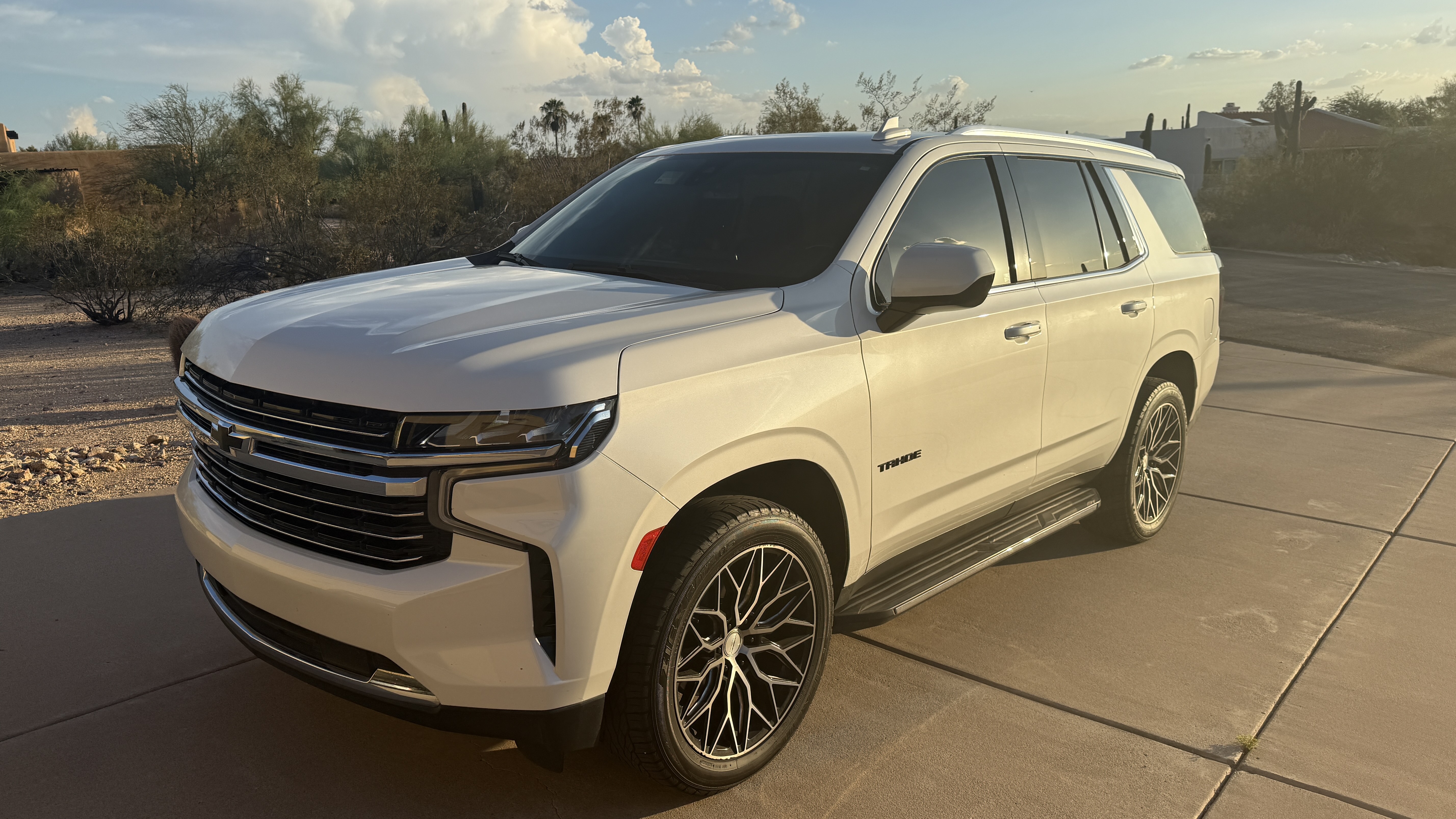 Used 2021 Chevrolet Tahoe LT RWD image 1