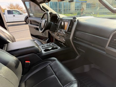 Used 2021 Ford Expedition Max XLT image 24