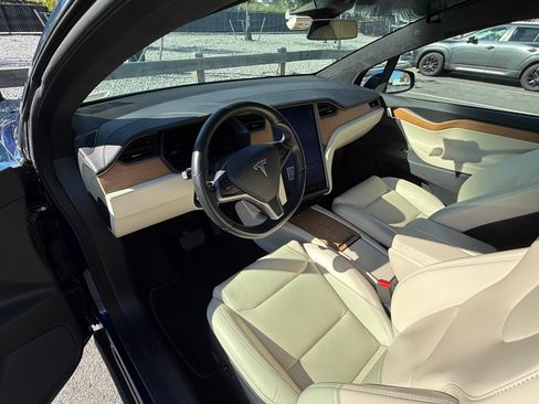 Used 2020 Tesla Model X Long Range AWD/4WD image 6