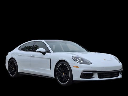 Used 2018 Porsche Panamera image 1