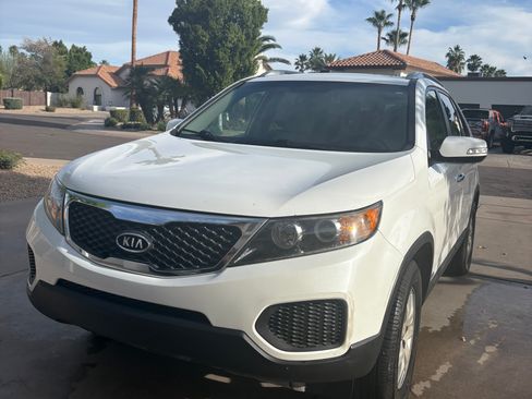 Used 2013 Kia Sorento LX image 13