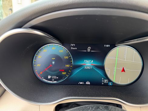 Used 2020 Mercedes-Benz GLC 300 4MATIC image 2