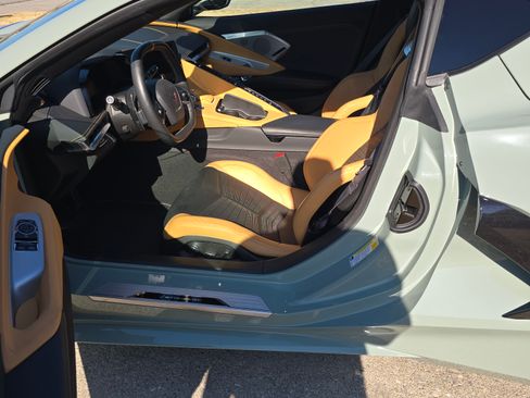 Used 2024 Chevrolet Corvette Stingray Preferred Cpe w/ Battery Protection Package image 9