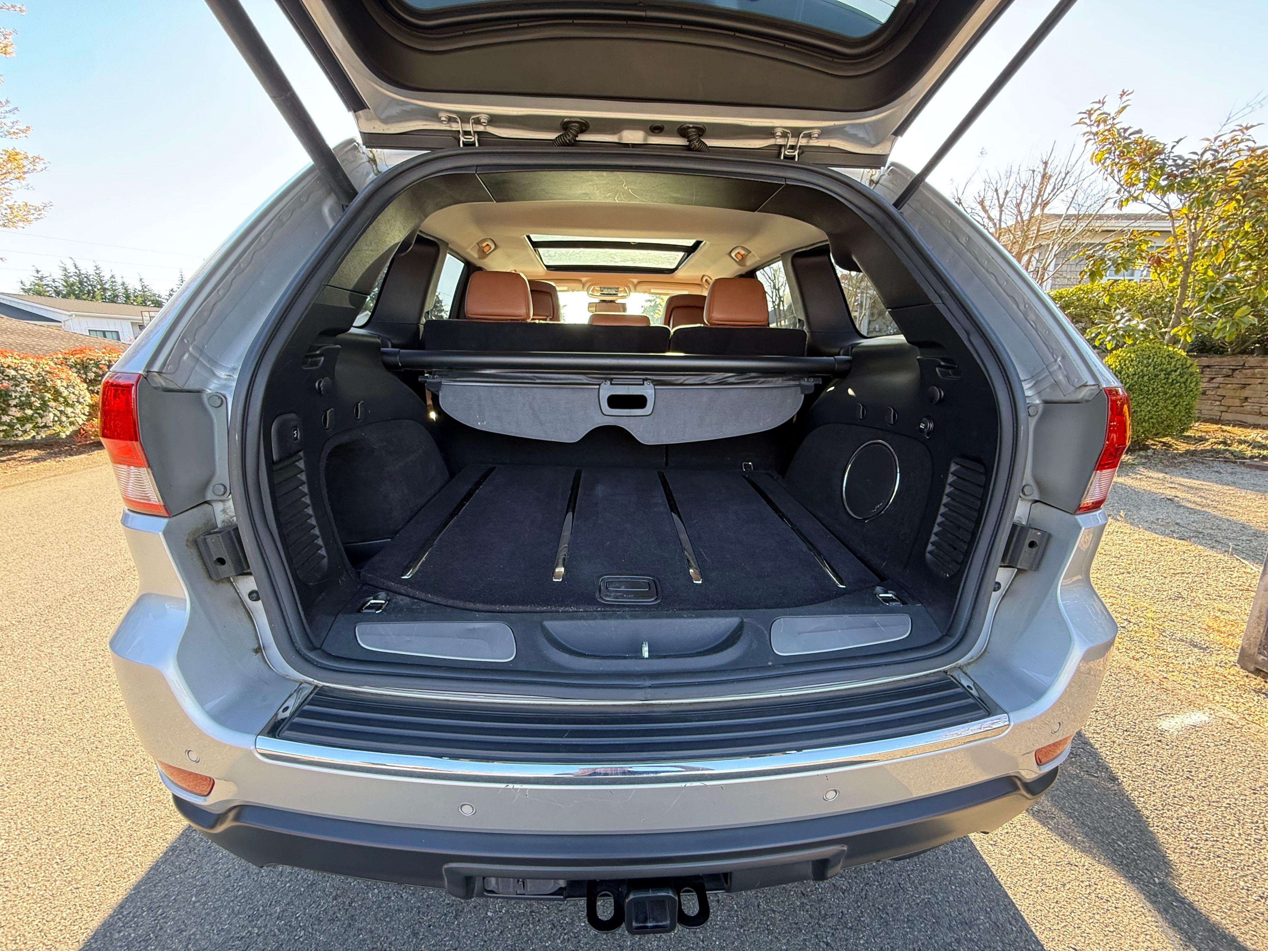 Used 2013 Jeep Grand Cherokee Overland AWD/4WD image 13