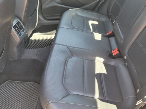 Used 2014 Volkswagen Passat TDI SE image 11