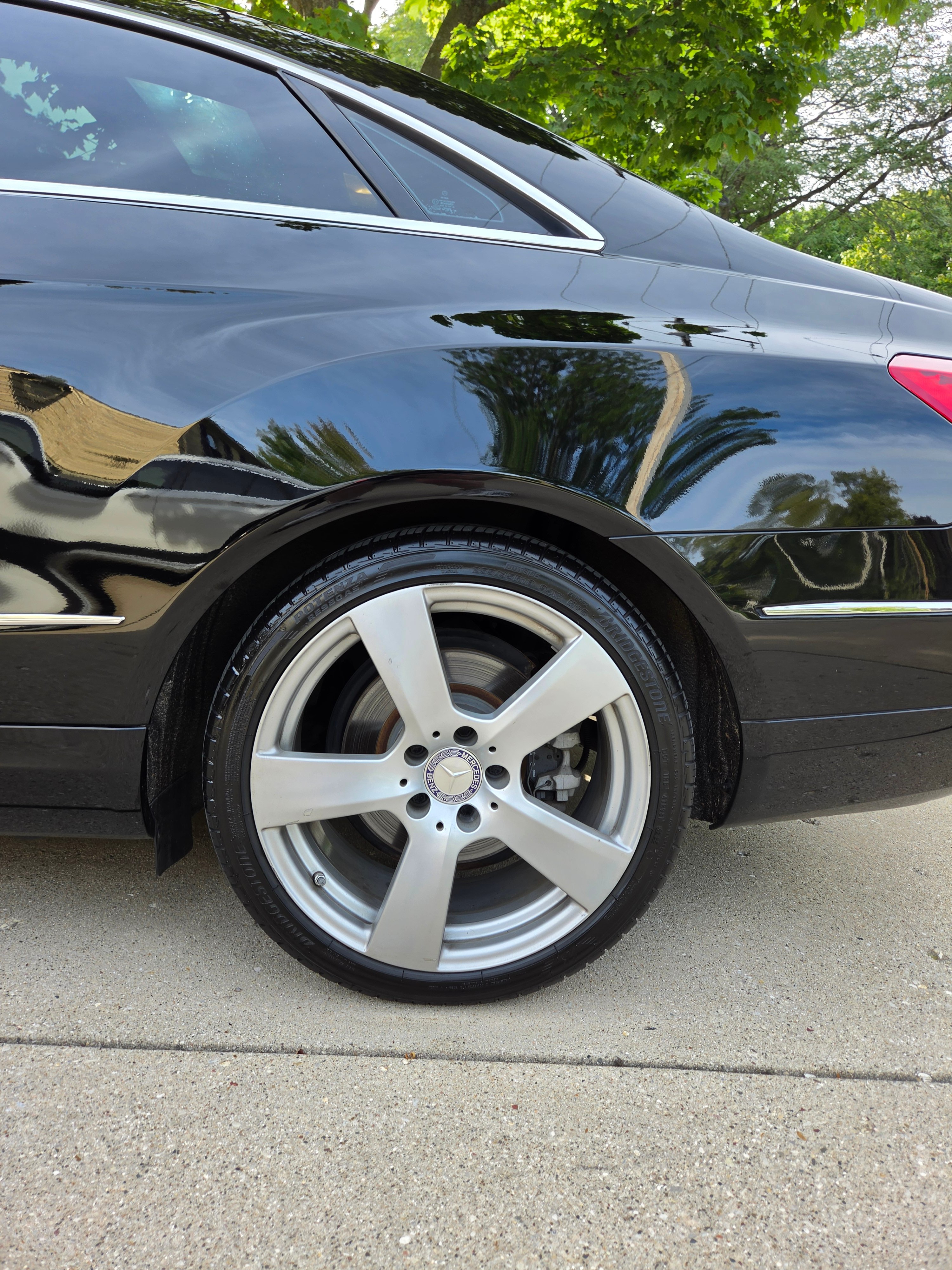 Used 2013 Mercedes-Benz E 350 4MATIC Coupe image 25