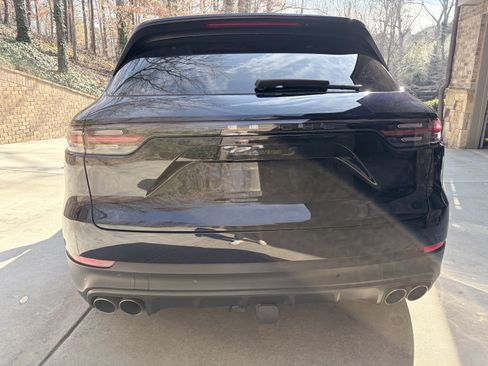 Used 2021 Porsche Cayenne S image 32