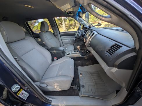 Used 2012 Toyota Tacoma PreRunner w/ TRD Sport Pkg RWD image 17