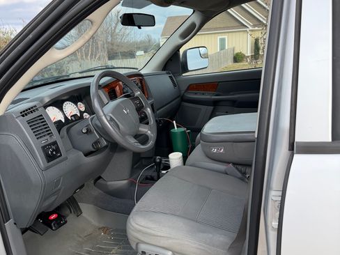 Used 2006 Dodge Ram 2500 Truck SLT image 8