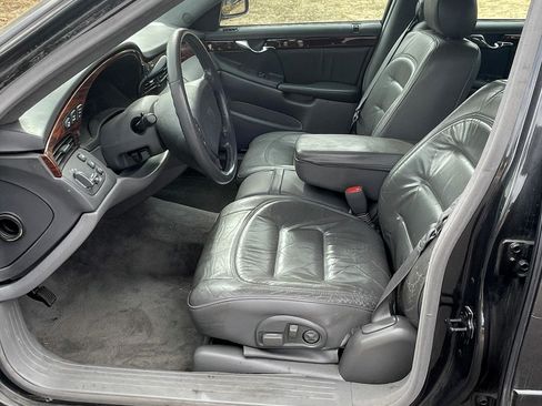 Used 2001 Cadillac De Ville Sedan w/ Comfort/Convenience Pkg image 17