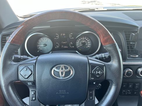 Used 2018 Toyota Sequoia Platinum image 11
