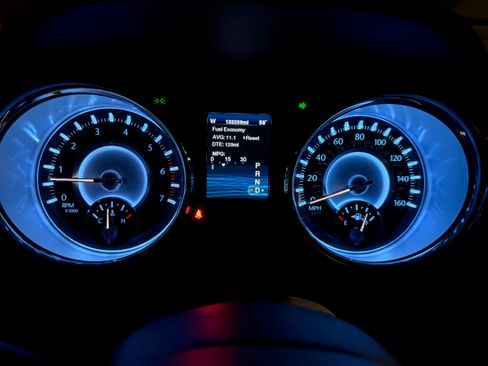 Used 2012 Chrysler 300 C w/ 19-Premium Speaker Group image 27