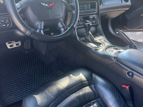 Used 2004 Chevrolet Corvette Convertible w/ Preferred Equipment Group image 26