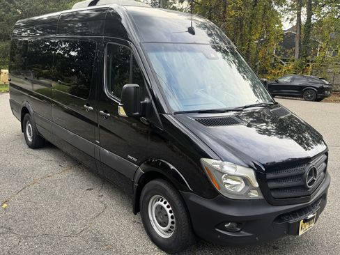 Used 2016 Mercedes-Benz Sprinter 2500 image 5