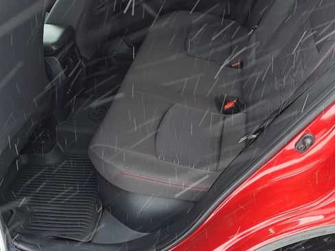 Used 2022 Toyota RAV4 SE w/ Weather & Moonroof Package image 19