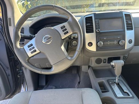 Used 2019 Nissan Frontier SV image 7