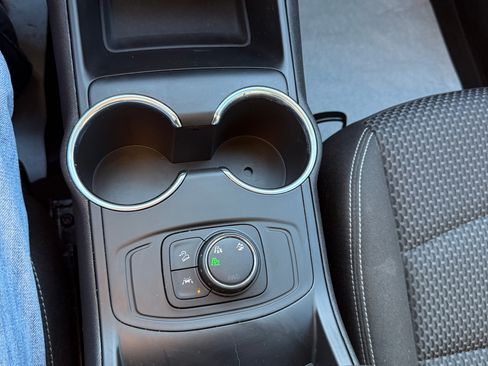 Used 2023 GMC Terrain SLE image 21