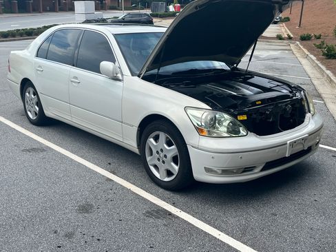 Used 2004 Lexus LS 430 RWD image 10