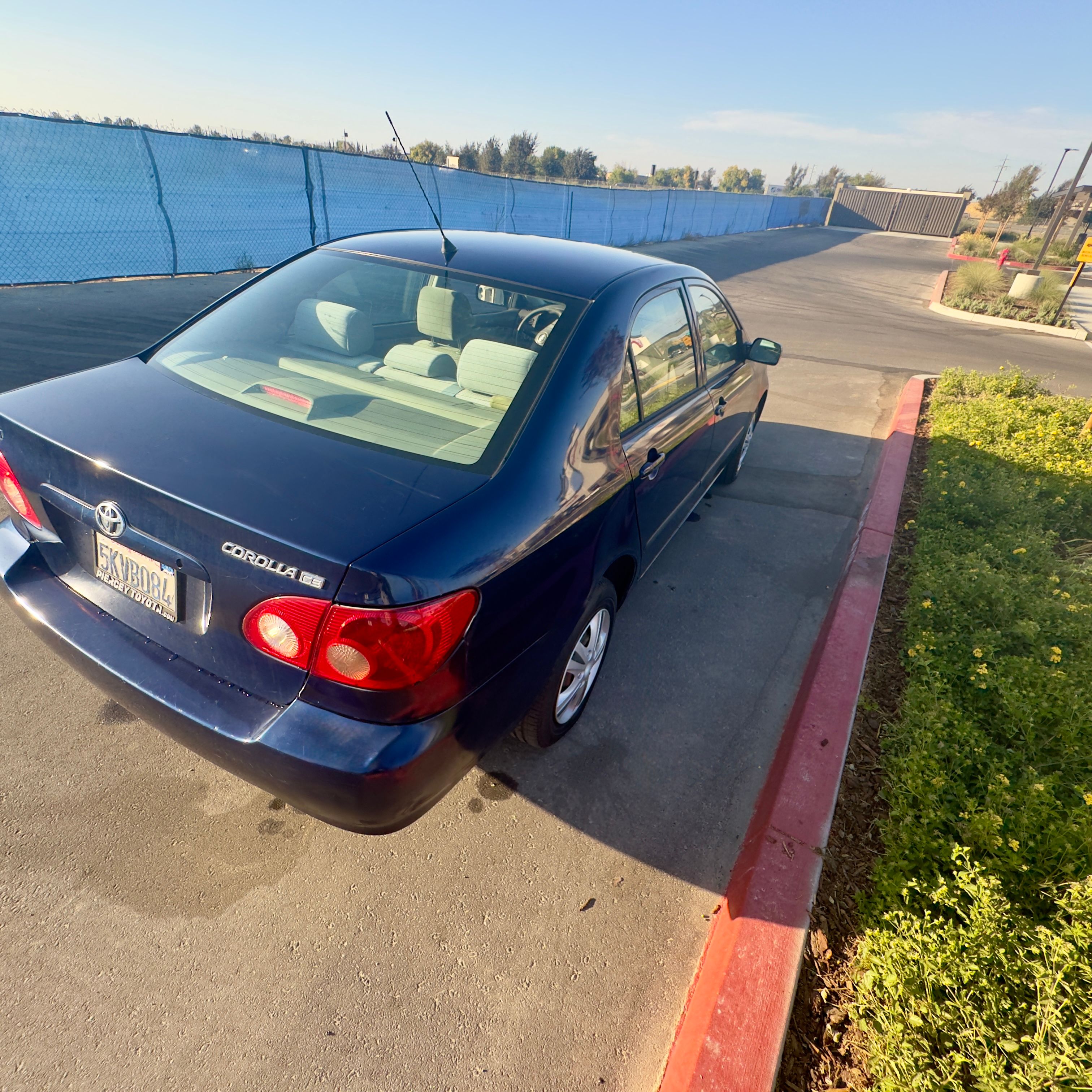 Used 2005 Toyota Corolla CE FWD image 2