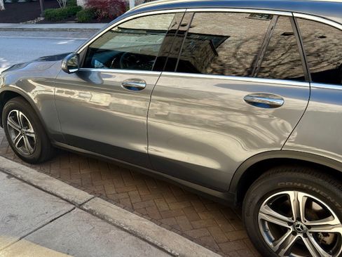 Used 2018 Mercedes-Benz GLC 300 4MATIC image 17