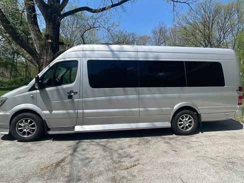 Used 2017 Mercedes-Benz Sprinter 2500 image 1