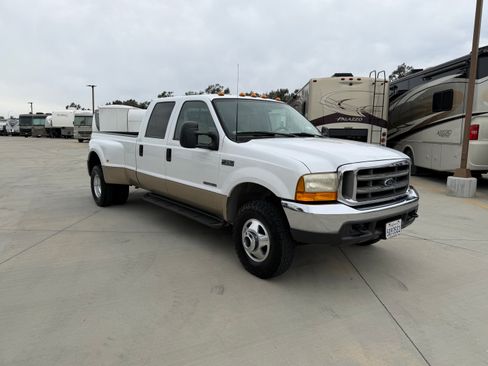 Used 2000 Ford F350 4x4 Crew Cab DRW Super Duty image 2