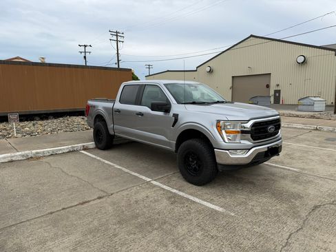 Used 2021 Ford F150 XLT AWD/4WD image 2