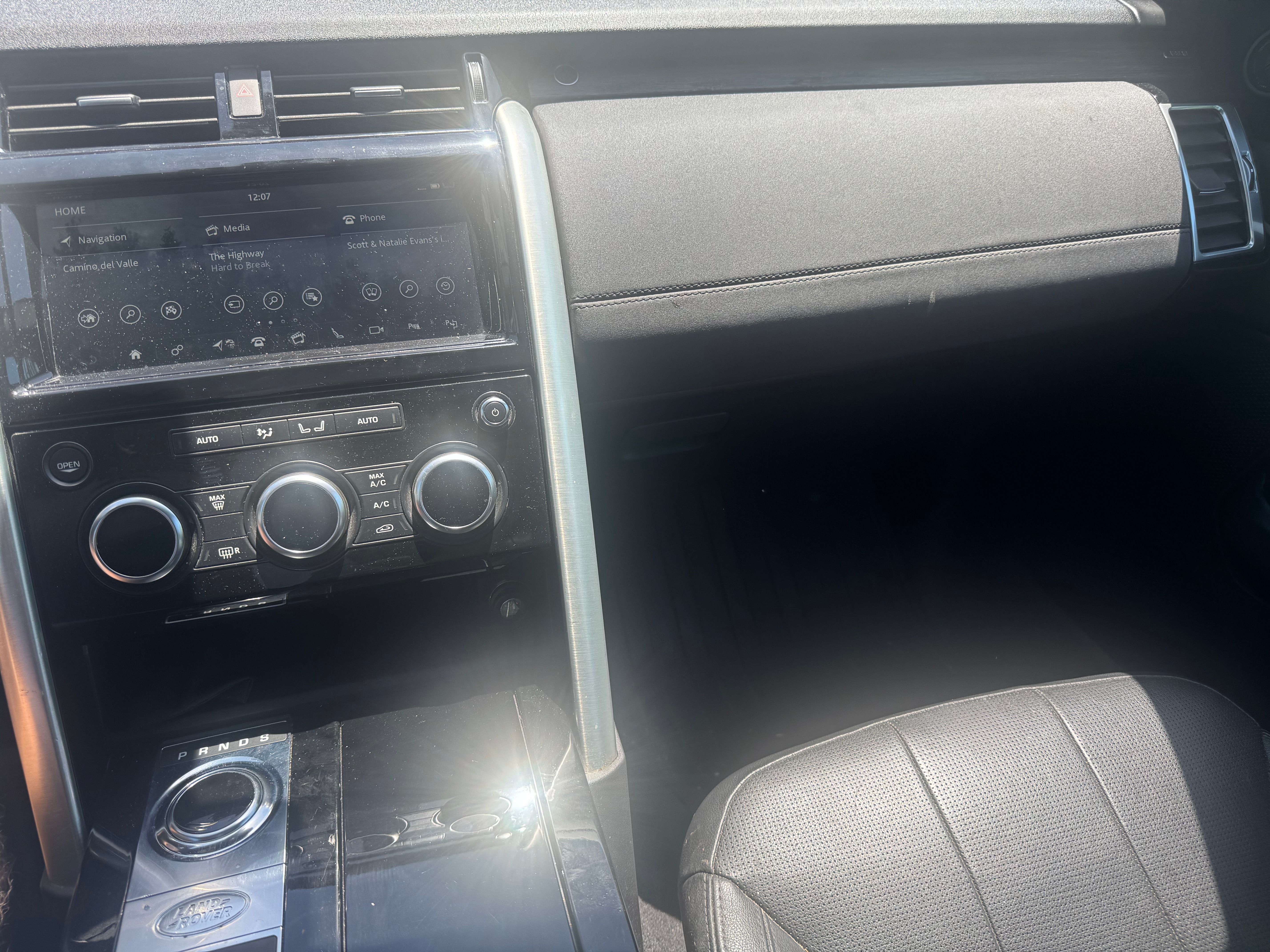Used 2019 Land Rover Discovery HSE AWD/4WD image 4