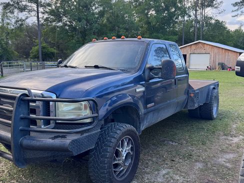 Used 2005 Ford F350 4x4 SuperCab DRW Super Duty image 1